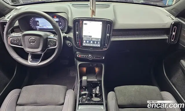 Volvo XC40 2024 2.0 автомат (гидро), миниатюра 7 Volvo XC40 2024 2.0 автомат (гидро), миниатюра 7