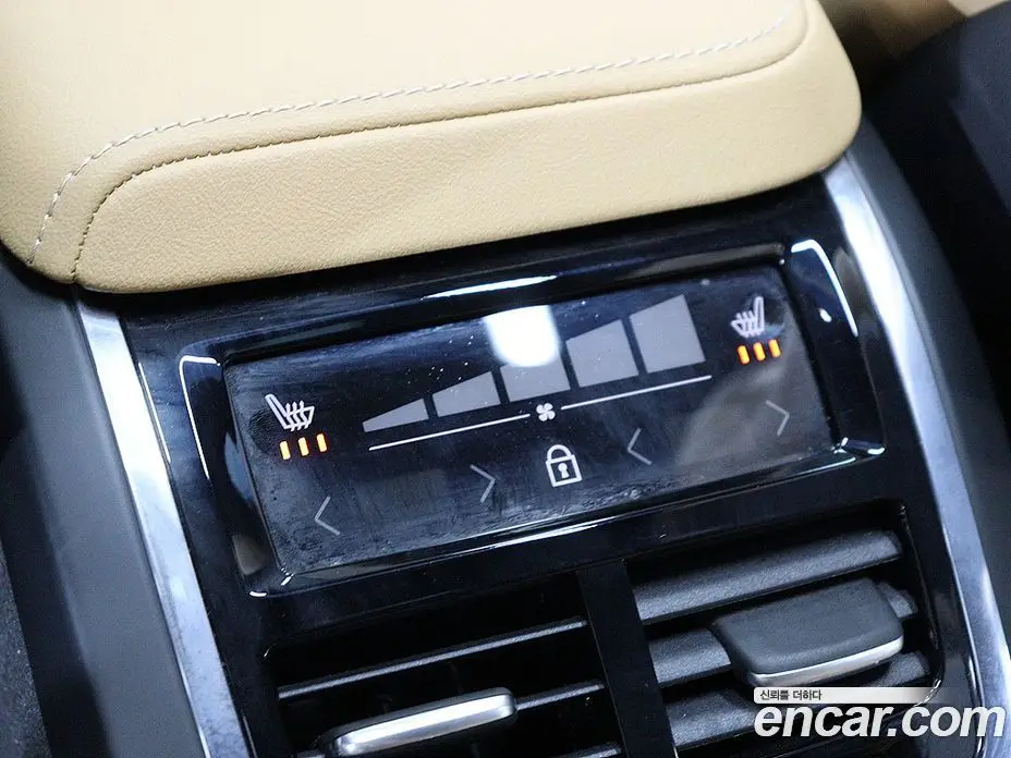 Volvo XC60 2024 2.0 автомат (гидро), фото 13