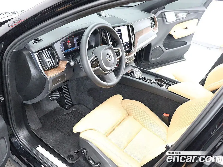 Volvo XC60 2024 2.0 автомат (гидро), фото 17