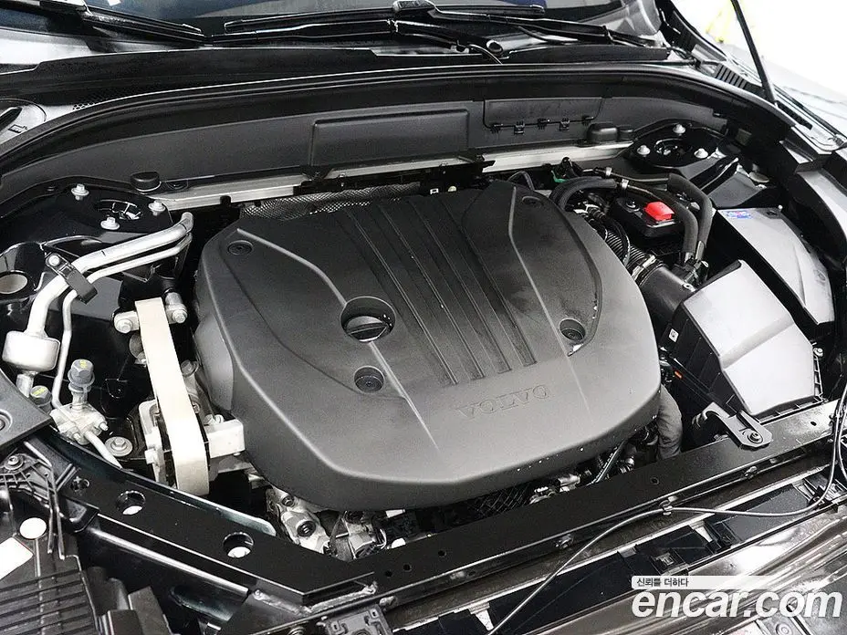 Volvo XC60 2024 2.0 автомат (гидро), фото 19