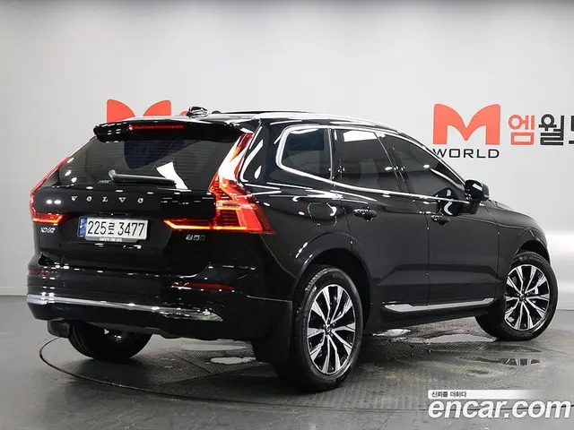 Volvo XC60 2024 2.0 автомат (гидро), миниатюра 3