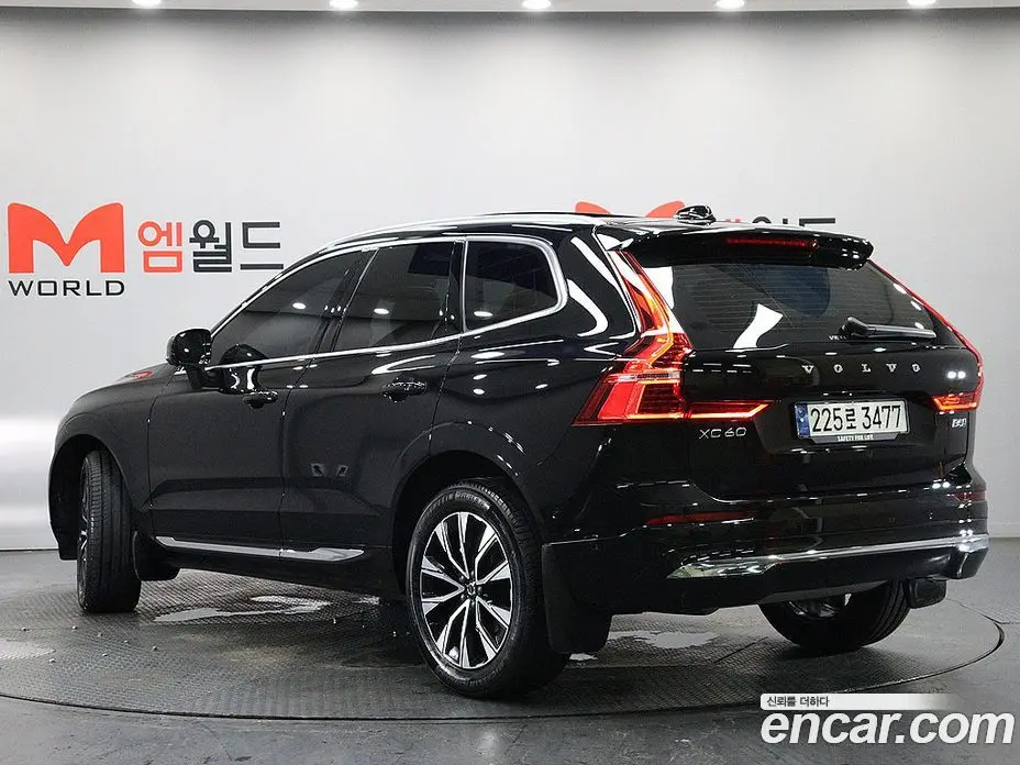 Volvo XC60 2024 2.0 автомат (гидро), фото 4