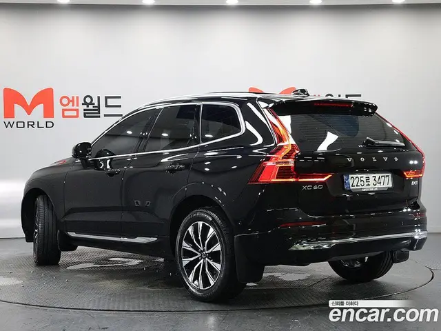 Volvo XC60 2024 2.0 автомат (гидро), миниатюра 4