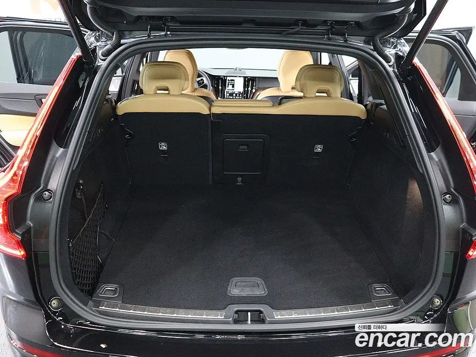 Volvo XC60 2024 2.0 автомат (гидро), фото 5
