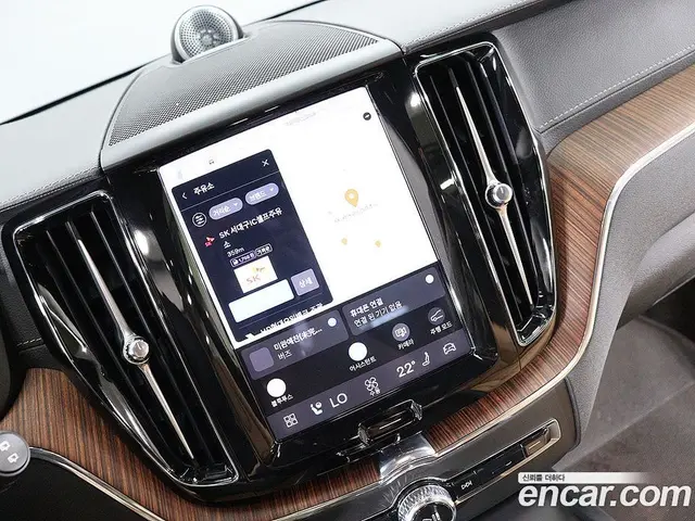 Volvo XC60 2024 2.0 автомат (гидро), миниатюра 7