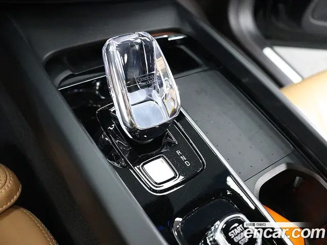 Volvo XC60 2024 2.0 автомат (гидро), миниатюра 8