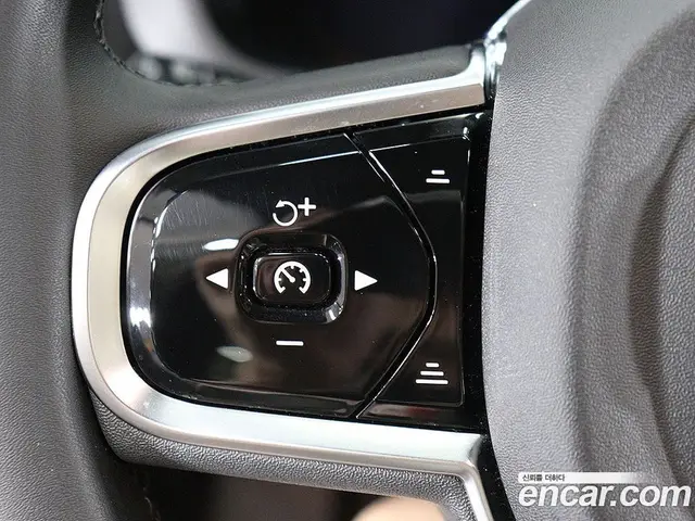 Volvo XC60 2024 2.0 автомат (гидро), миниатюра 10
