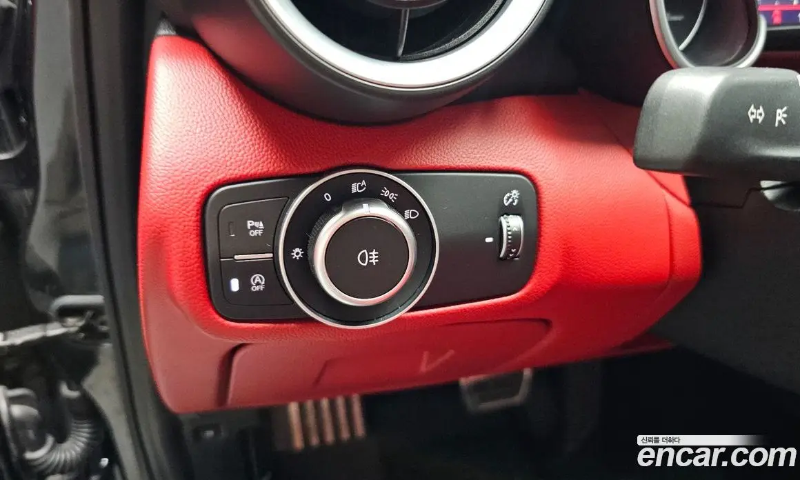 Alfa Romeo Giulia 2017 2.0 автомат (гидро), фото 17