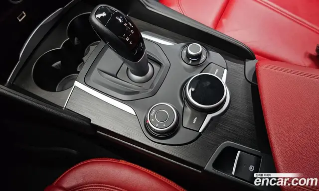 Alfa Romeo Giulia 2017 2.0 автомат (гидро), миниатюра 9