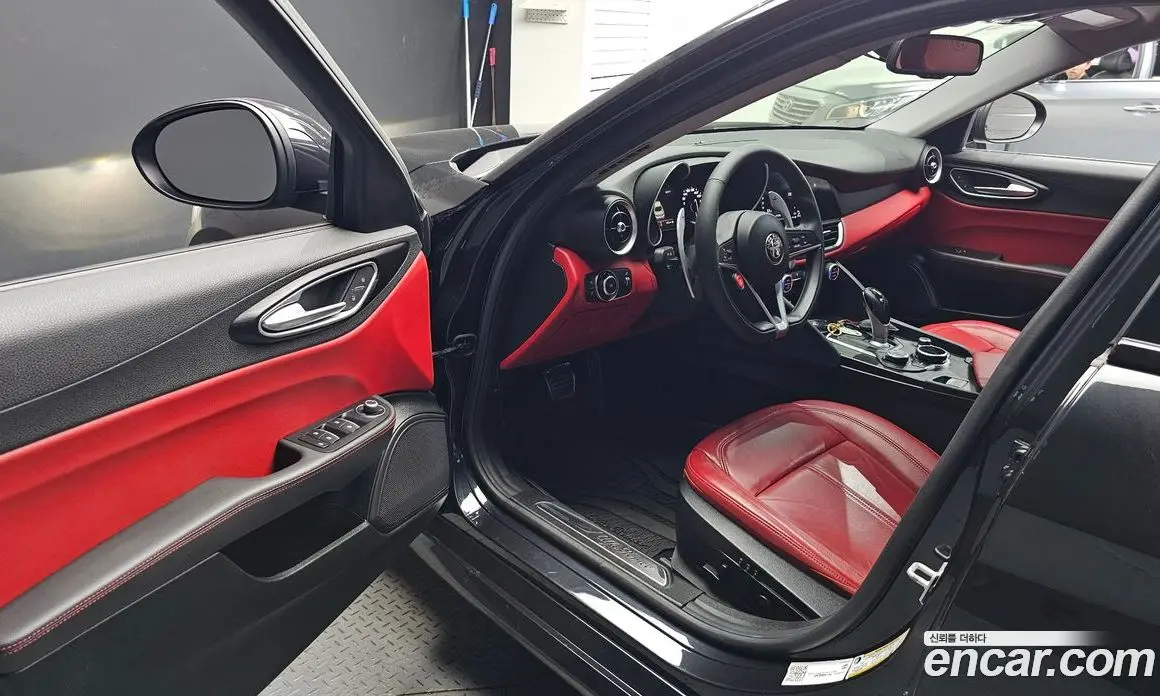 Alfa Romeo Giulia 2017 2.0 автомат (гидро), фото 10