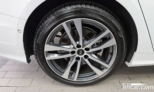 Audi A6 2023 2.0 автомат (гидро), миниатюра 5