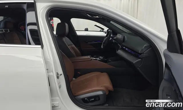 BMW 5 серия 2023 2.0 автомат (гидро), миниатюра 11 BMW 5 серия 2023 2.0 автомат (гидро), миниатюра 11