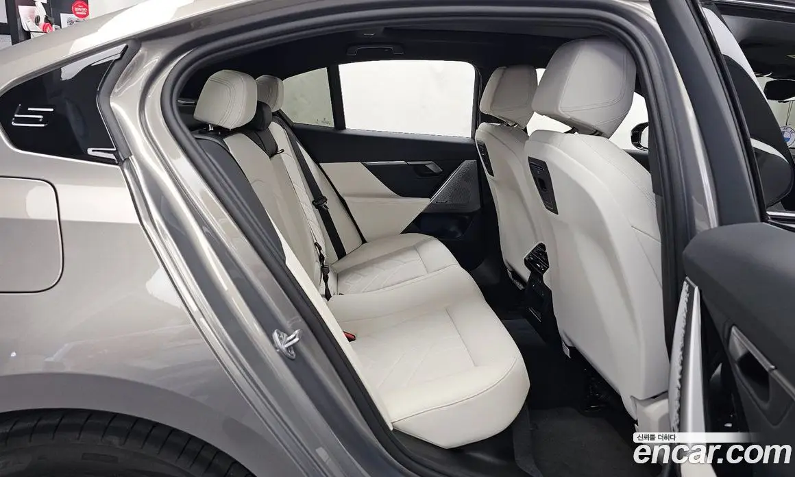 BMW 5 серия 2025 2.0 автомат (гидро), фото 12 BMW 5 серия 2025 2.0 автомат (гидро), фото 12