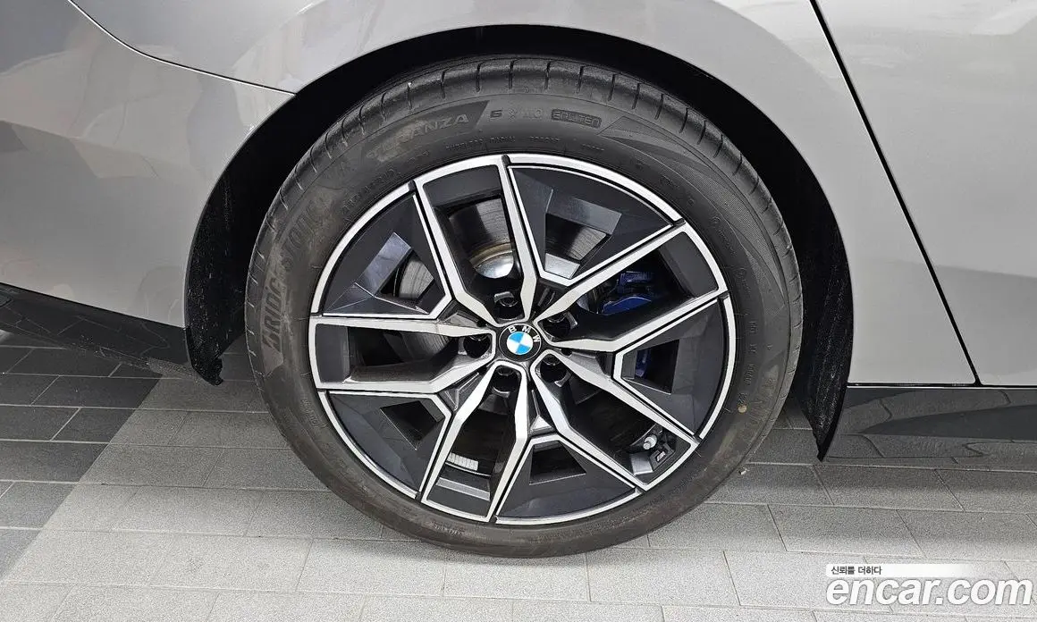 BMW 5 серия 2025 2.0 автомат (гидро), фото 5 BMW 5 серия 2025 2.0 автомат (гидро), фото 5