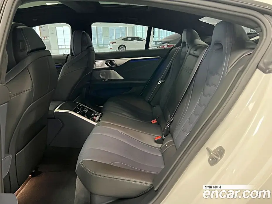 BMW 8 серия 2025 4.4 автомат (гидро), фото 12 BMW 8 серия 2025 4.4 автомат (гидро), фото 12