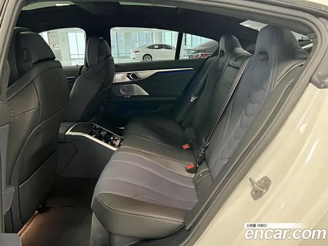 BMW 8 серия 2025 4.4 автомат (гидро), миниатюра 12