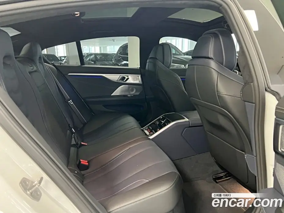 BMW 8 серия 2025 4.4 автомат (гидро), фото 14 BMW 8 серия 2025 4.4 автомат (гидро), фото 14