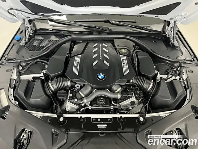 BMW 8 серия 2025 4.4 автомат (гидро), миниатюра 6 BMW 8 серия 2025 4.4 автомат (гидро), миниатюра 6
