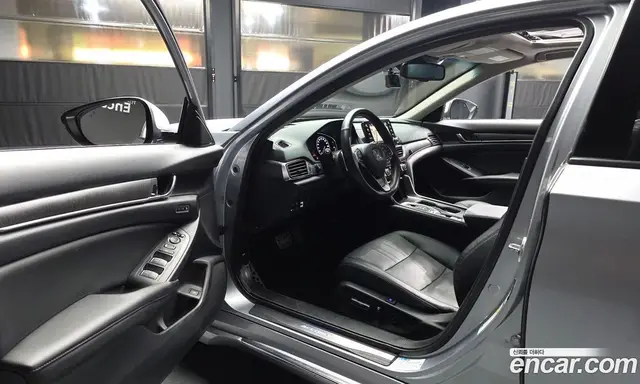 Honda Accord 2018 2.0 автомат (гидро), миниатюра 10 Honda Accord 2018 2.0 автомат (гидро), миниатюра 10