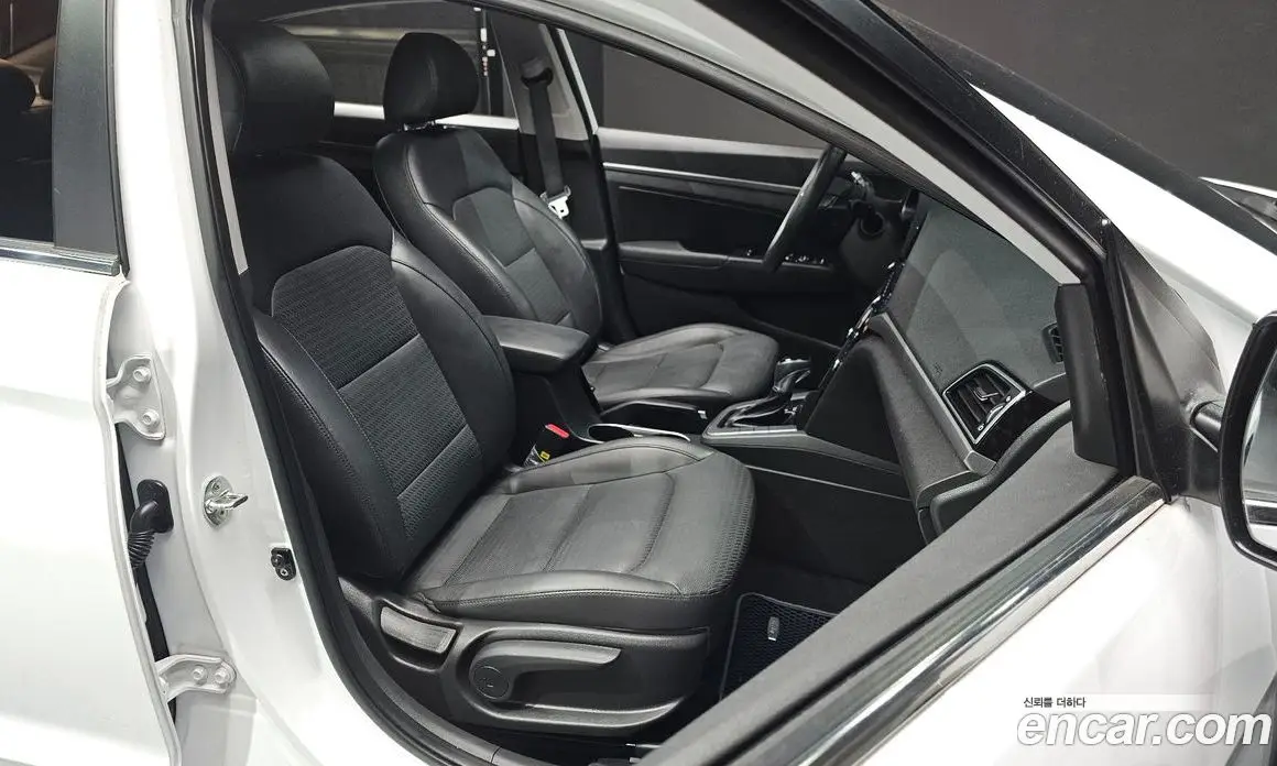 Hyundai Avante 2016 1.6 автомат (гидро), фото 12