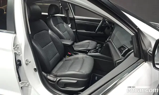 Hyundai Avante 2016 1.6 автомат (гидро), миниатюра 12
