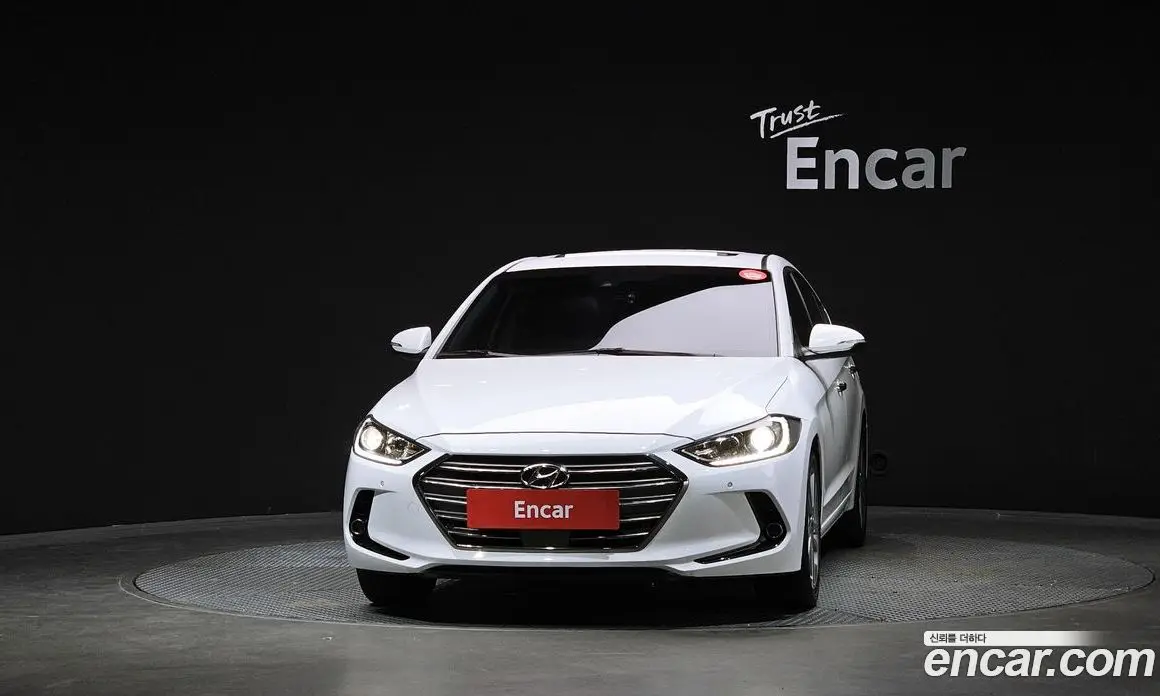 Hyundai Avante 2016 1.6 автомат (гидро), фото 3