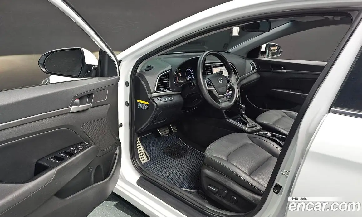 Hyundai Avante 2016 1.6 автомат (гидро), фото 10