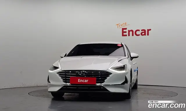Hyundai Sonata 2019 2.0 автомат (гидро), миниатюра 3 Hyundai Sonata 2019 2.0 автомат (гидро), миниатюра 3
