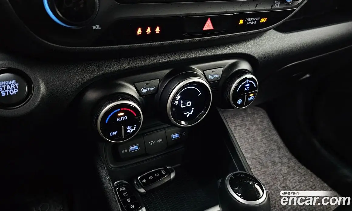 Hyundai Venue 2021 1.6 автомат (гидро), фото 19