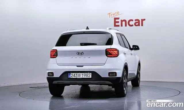 Hyundai Venue 2021 1.6 автомат (гидро), миниатюра 4