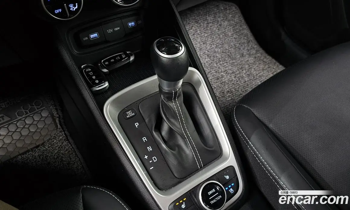Hyundai Venue 2021 1.6 автомат (гидро), фото 9
