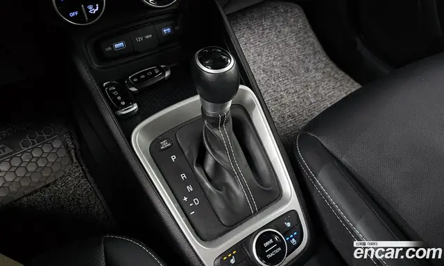 Hyundai Venue 2021 1.6 автомат (гидро), миниатюра 9