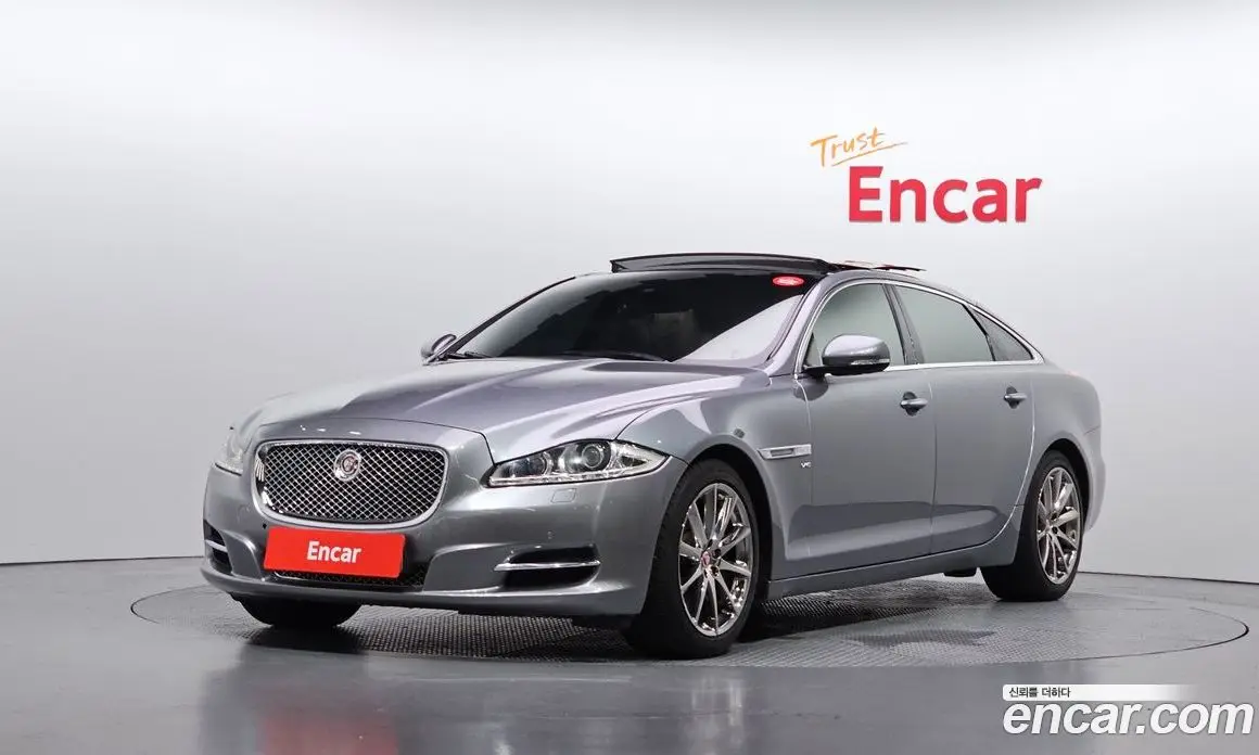 Jaguar XJ 2015 3.0 автомат (гидро), фото 1 Jaguar XJ 2015 3.0 автомат (гидро), фото 1