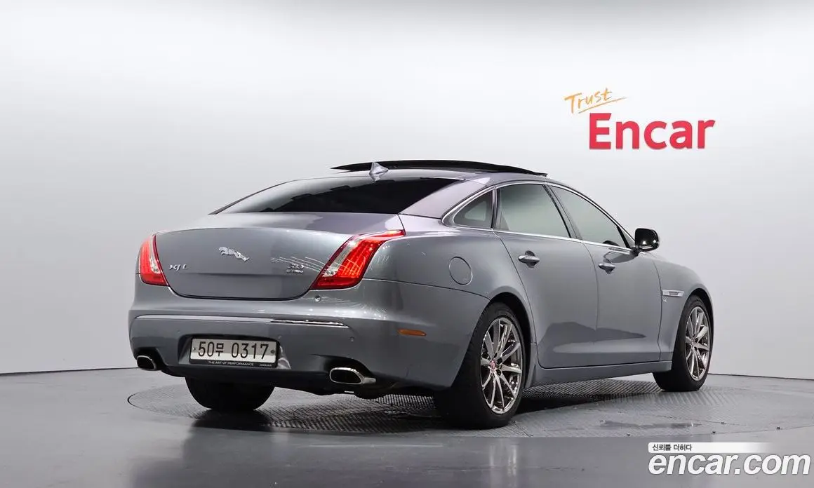 Jaguar XJ 2015 3.0 автомат (гидро), фото 2 Jaguar XJ 2015 3.0 автомат (гидро), фото 2