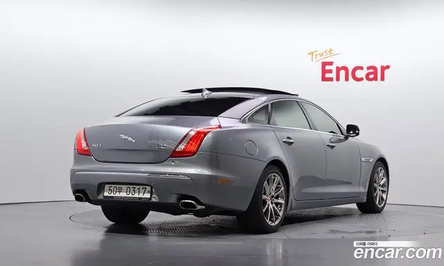 Jaguar XJ 2015 3.0 автомат (гидро), миниатюра 2 Jaguar XJ 2015 3.0 автомат (гидро), миниатюра 2