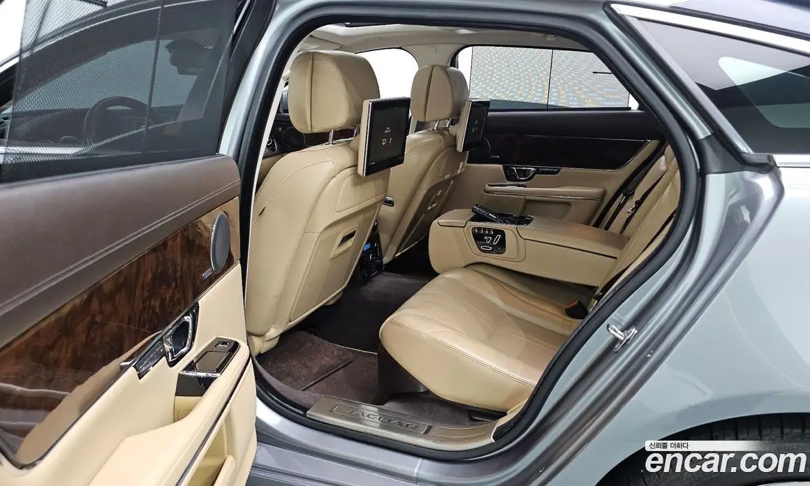 Jaguar XJ 2015 3.0 автомат (гидро), фото 19 Jaguar XJ 2015 3.0 автомат (гидро), фото 19