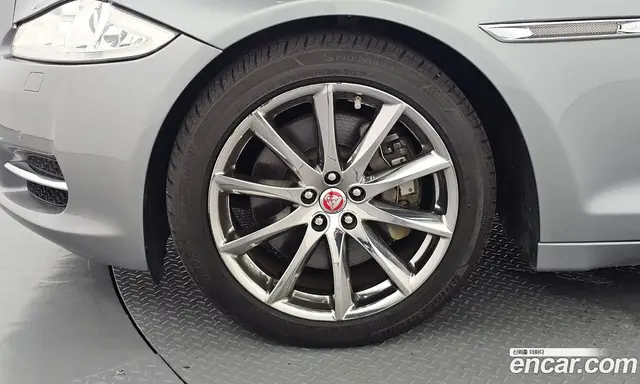Jaguar XJ 2015 3.0 автомат (гидро), миниатюра 5 Jaguar XJ 2015 3.0 автомат (гидро), миниатюра 5