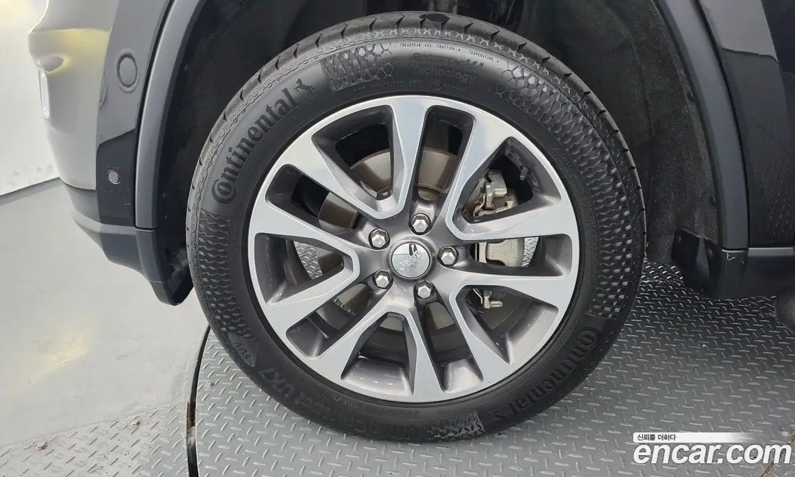 Jeep Cherokee 2018 3.6 автомат (гидро), фото 5