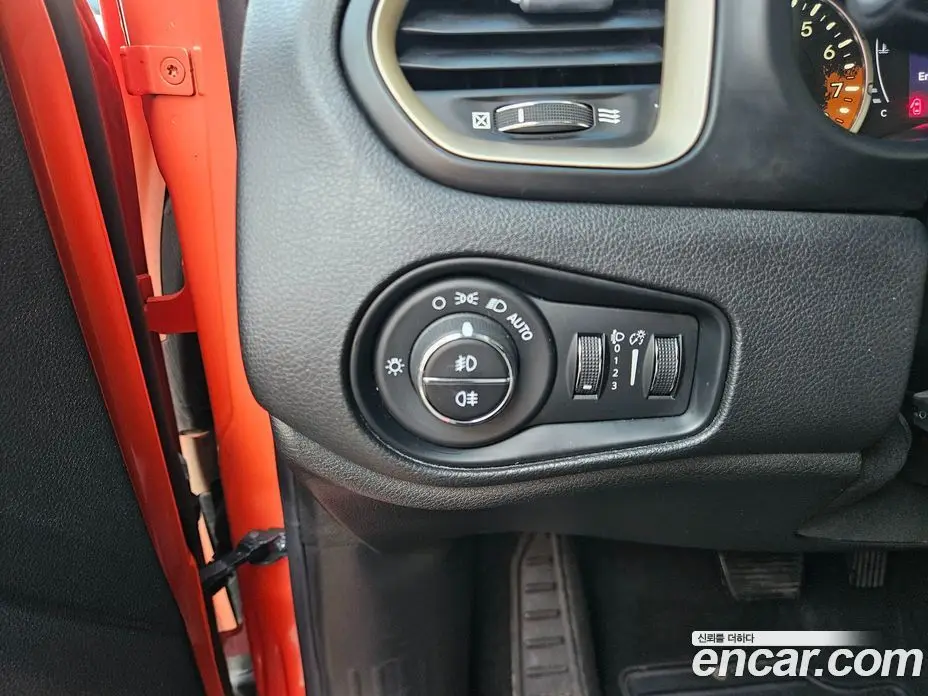 Jeep Renegade 2017 2.4 автомат (гидро), фото 15 Jeep Renegade 2017 2.4 автомат (гидро), фото 15