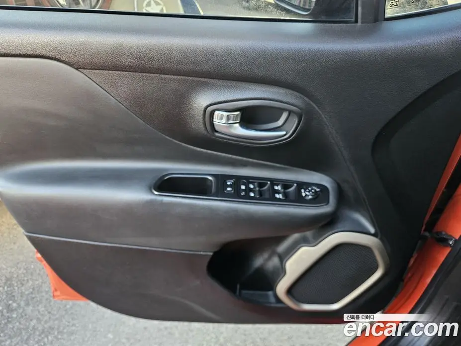 Jeep Renegade 2017 2.4 автомат (гидро), фото 16 Jeep Renegade 2017 2.4 автомат (гидро), фото 16