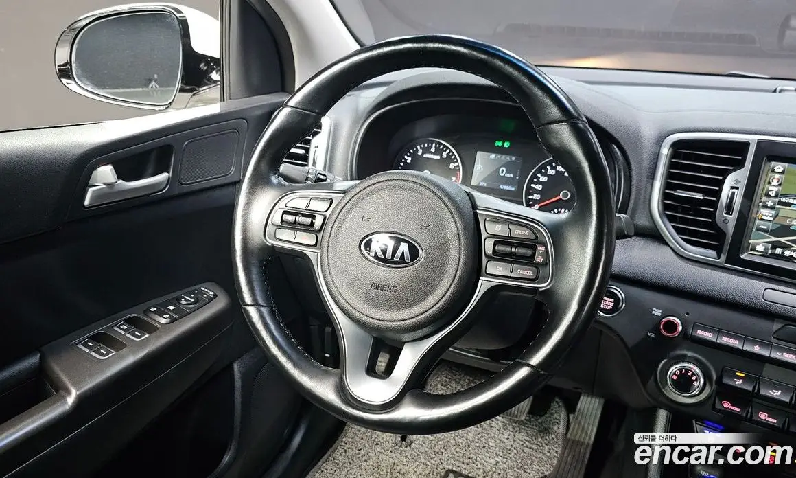 Kia Sportage 2017 2.0 автомат (гидро), фото 13