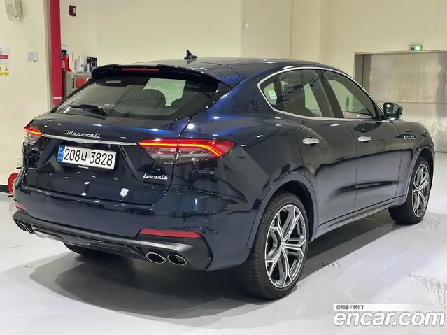 Maserati Levante 2023 3.0 автомат (гидро), миниатюра 2