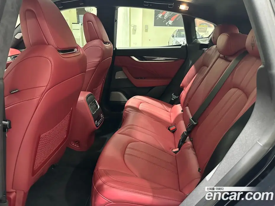 Maserati Levante 2023 3.0 автомат (гидро), фото 13