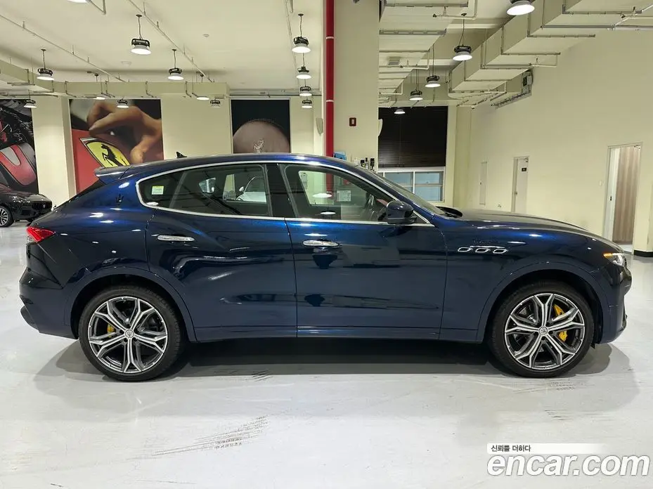 Maserati Levante 2023 3.0 автомат (гидро), фото 3