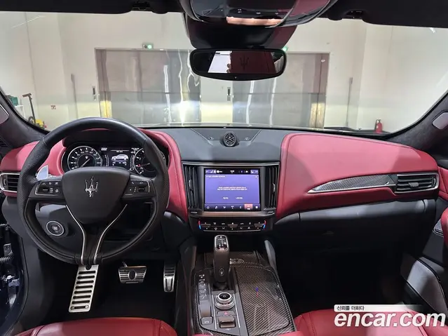 Maserati Levante 2023 3.0 автомат (гидро), миниатюра 7