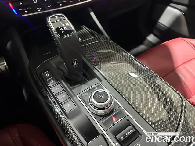 Maserati Levante 2023 3.0 автомат (гидро), миниатюра 9