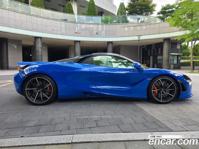 McLaren 720S 2022 4.0 автомат (гидро), миниатюра 11