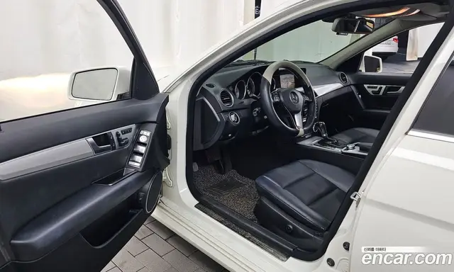 Mercedes-Benz C-Class 2012 1.8 автомат (гидро), миниатюра 10