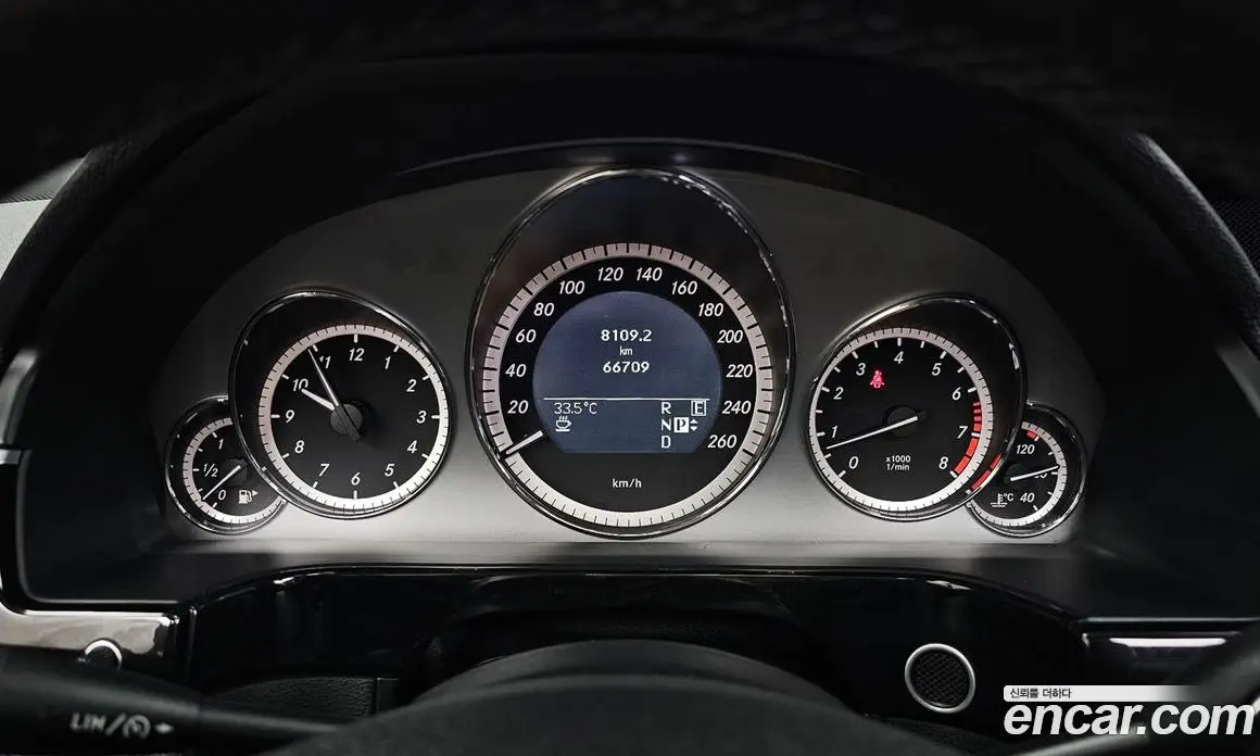 Mercedes-Benz E-Class 2011 3.5 автомат (гидро), фото 8 Mercedes-Benz E-Class 2011 3.5 автомат (гидро), фото 8