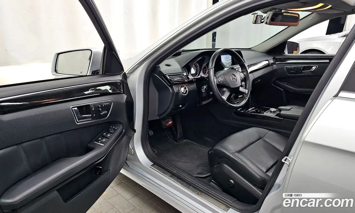 Mercedes-Benz E-Class 2011 3.5 автомат (гидро), фото 10 Mercedes-Benz E-Class 2011 3.5 автомат (гидро), фото 10